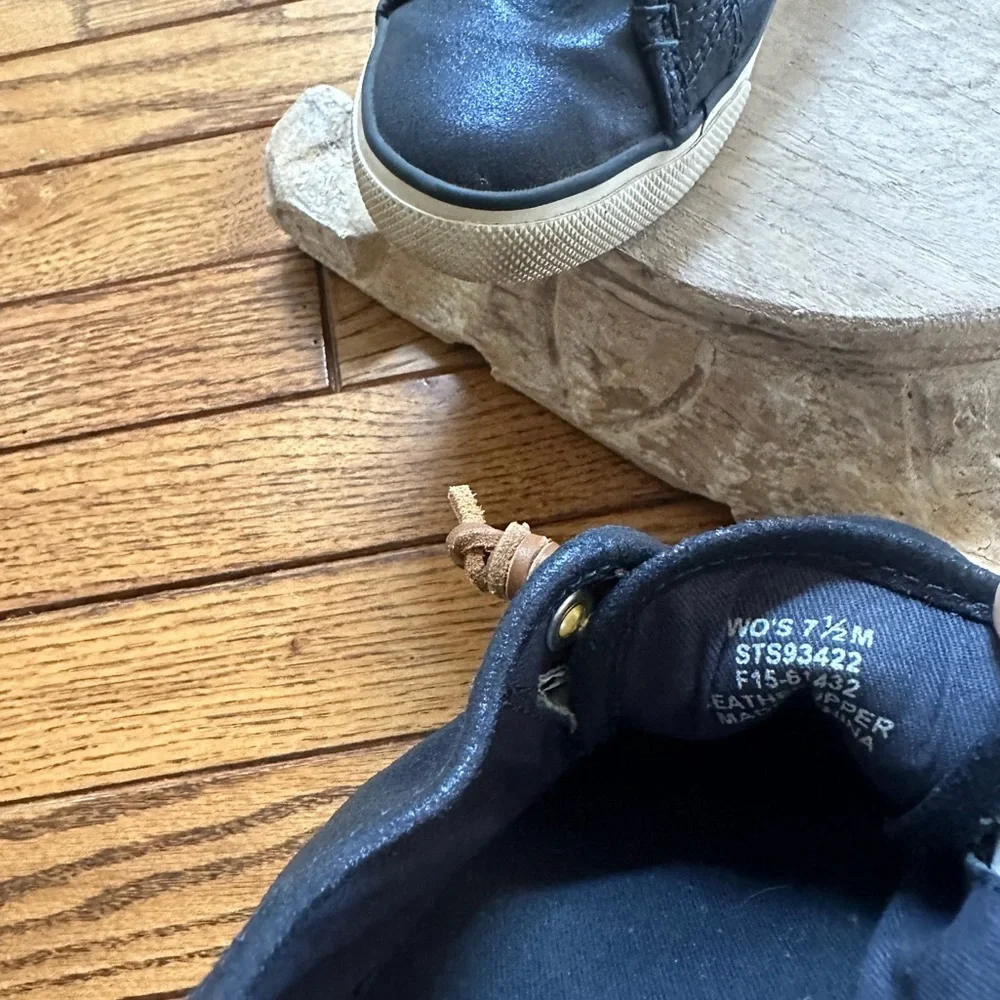 Sperry pretty navy